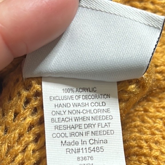 Womens Beanie Hat Knit Mustard Yellow New - Picture 3 of 5